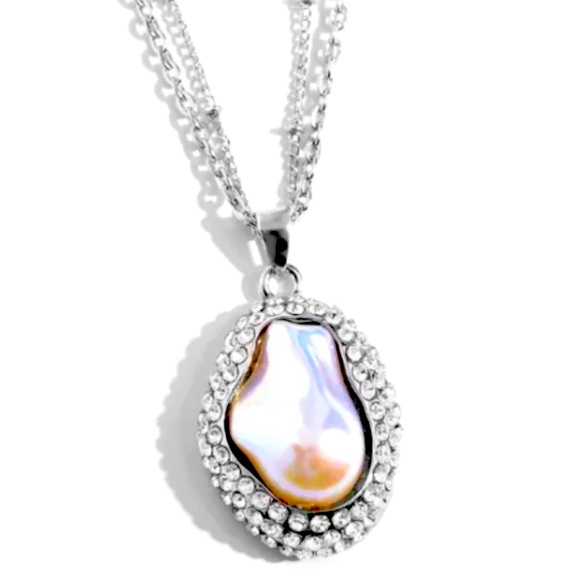 Jewelry - 🧜🏻‍♀️⚪️🧜🏼‍♂️ BEACH PLEASE❗️PAPARAZZI “BEACHY BARONESS” WHITE NECKLACE❗️⚪️🧜🏻‍♀️